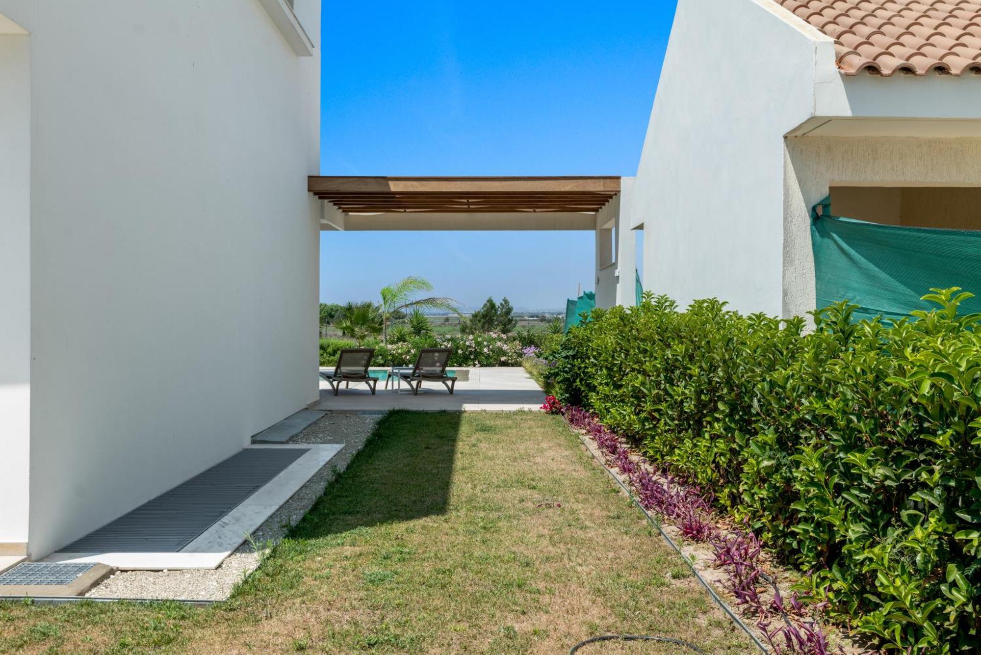 Serenity Waves Villa 17 Ларнака Екстериор снимка