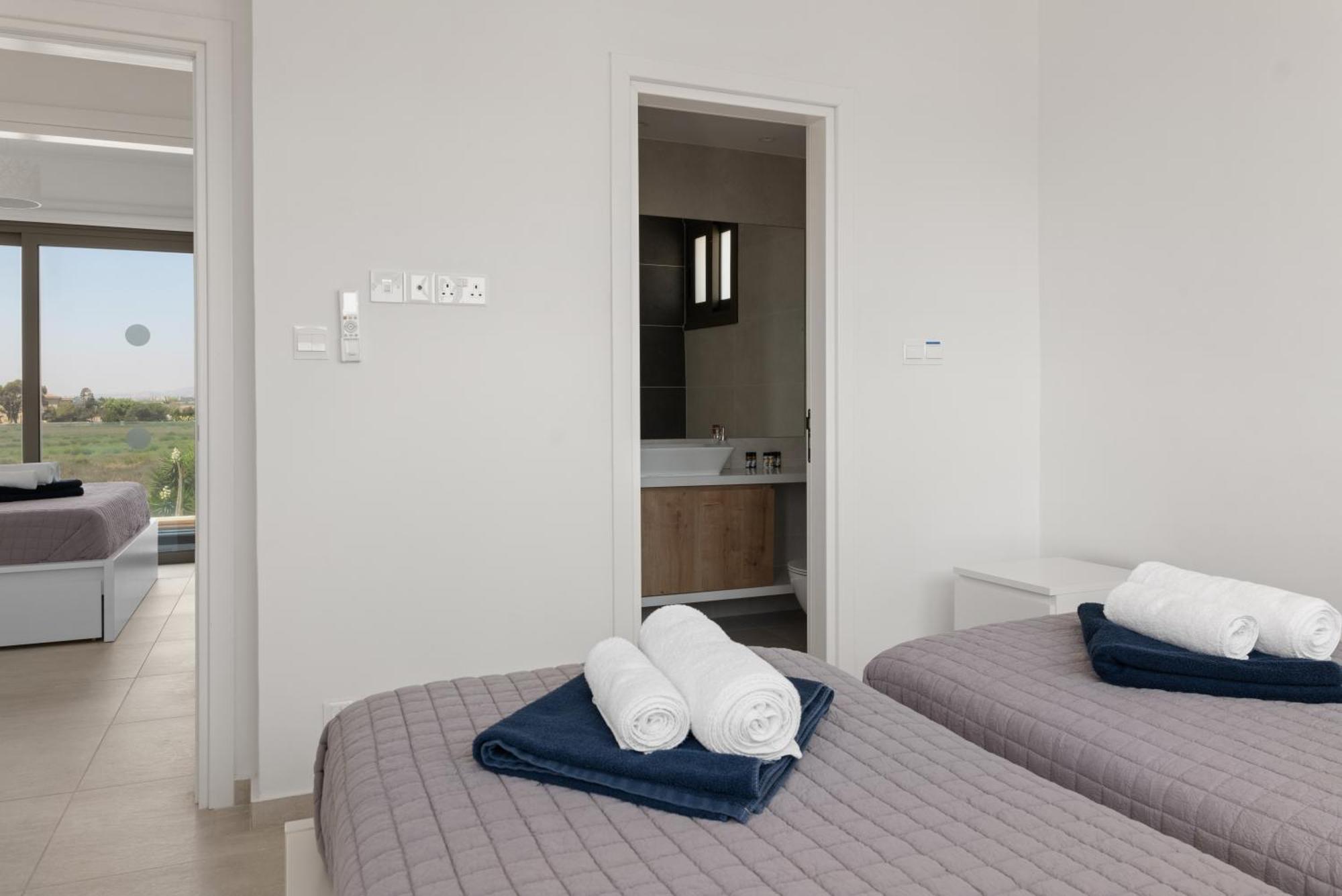 Serenity Waves Villa 17 Ларнака Екстериор снимка